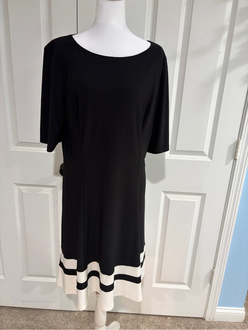 Chaps Black and White Midi A-Line Dress